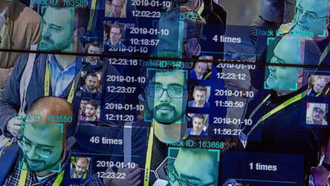Tu cara podría estar en miles de bases de datos sin tu permiso