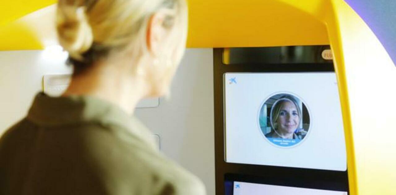 CaixaBank ya tiene cajeros con reconocimiento facial